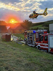 Helikopter LPR w powietrzu, straż pożarna i interweniujący druhowie