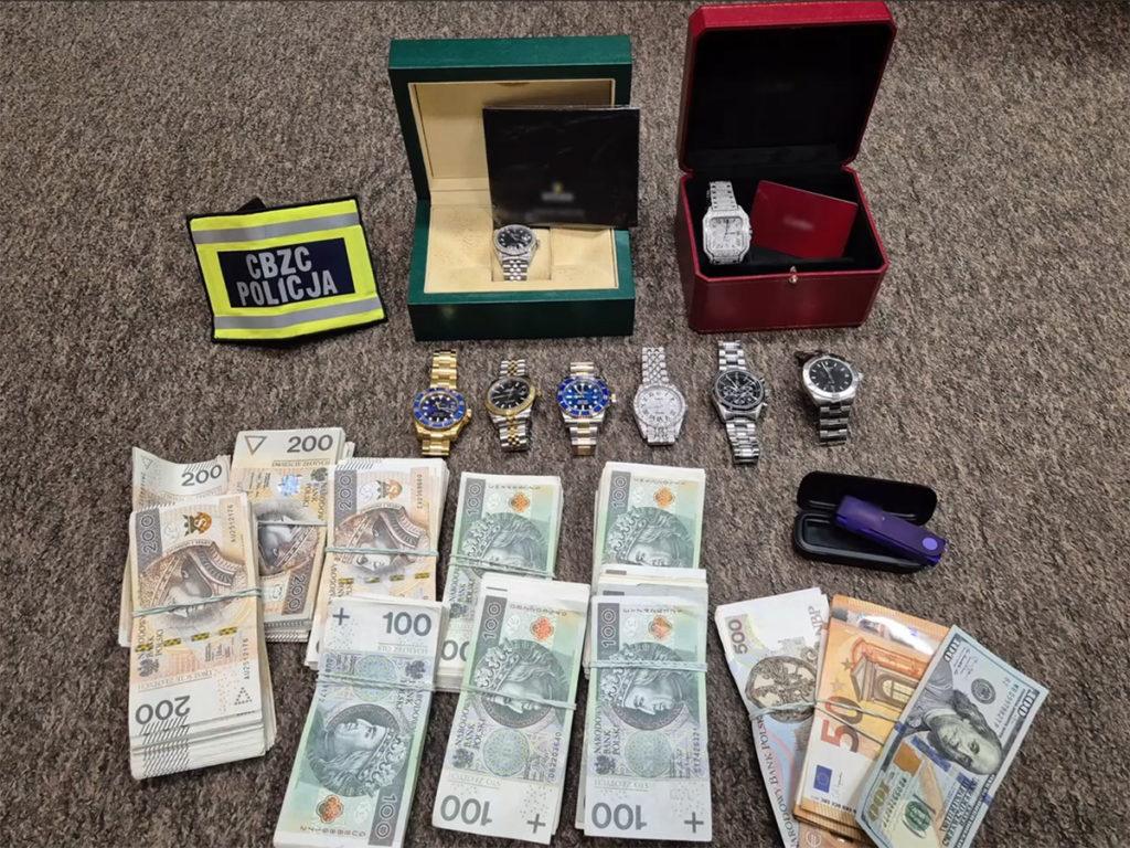 CBZC rozbiło grupę wyłudzającą pieniądze od użytkowników Facebooka